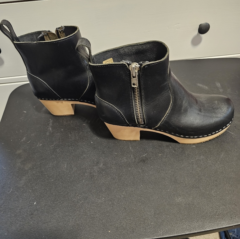 Swedish Hasbeens Black Leather Clog Ankle Boots with Wood Heel